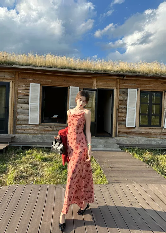 EIA一尧【曼塔玫瑰】法式复古气质女人吊带连衣裙显白荡领花色裙子