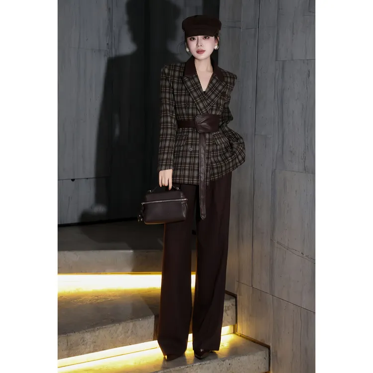 ZEROYK秋冬气质女人味穿搭可调节腰封格子外套直筒阔腿裤三件套