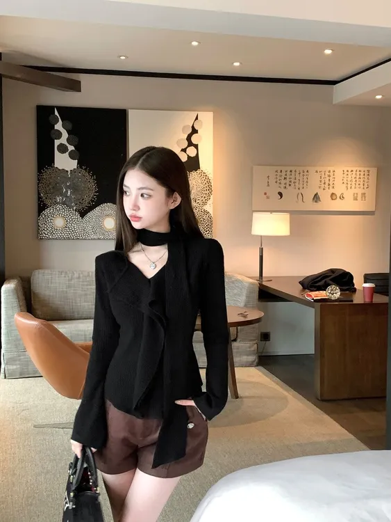 V领长袖洋气女百搭气质风格设计感针织拼接T恤休闲风