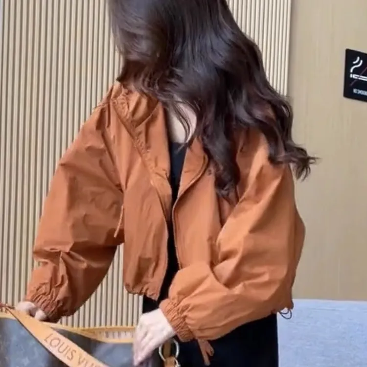 百搭冲锋衣女短款外套春秋新款小个子休闲爆款洋气感夹克外套上衣