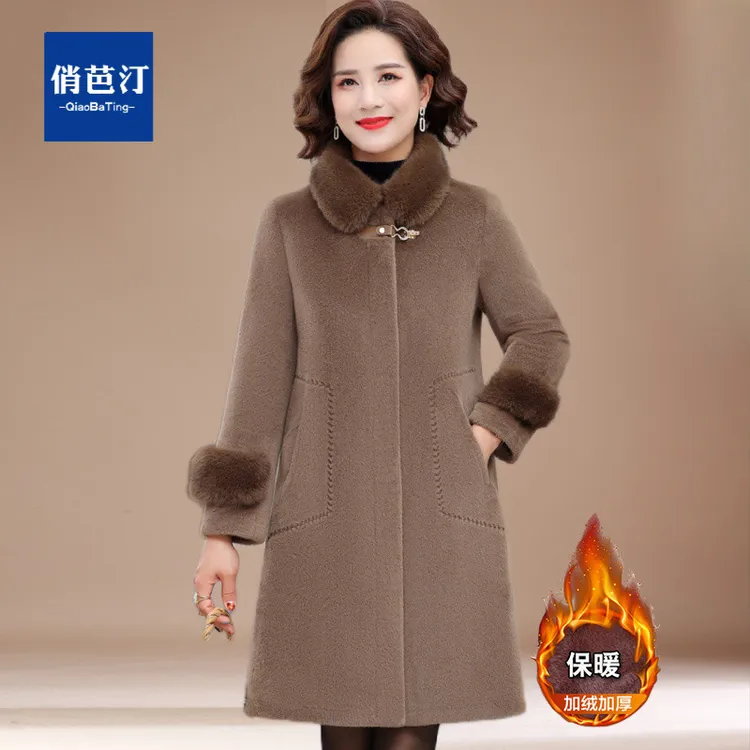 气质妈妈装冬季高档皮毛一体外套中老年女装冬装阔太太水貂绒大衣