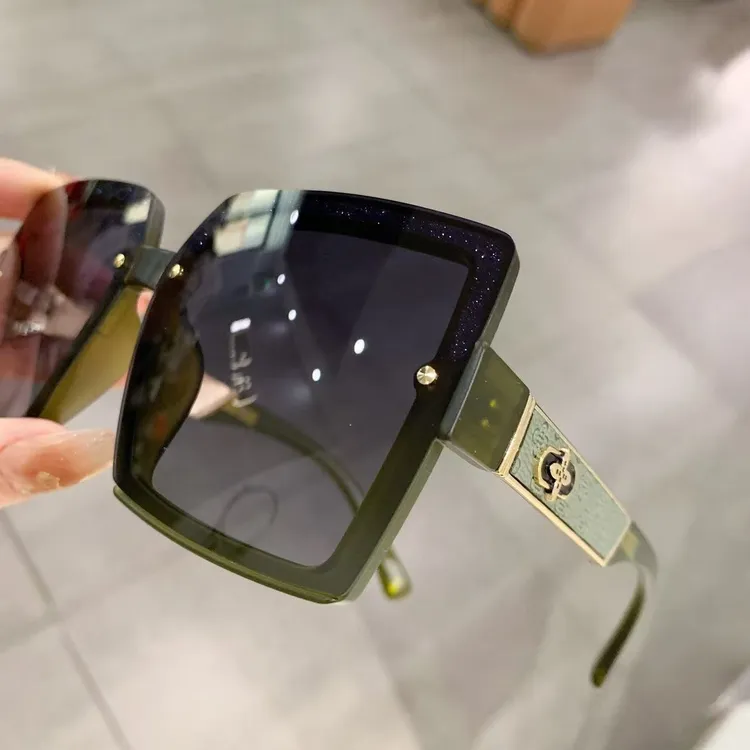 星空偏光太阳镜女2025新款高级感方框显脸小墨镜防紫外线开车眼镜