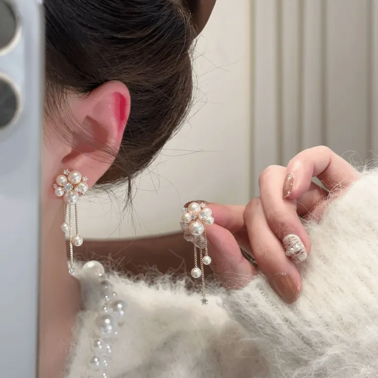 铜合金仿珍珠耳饰 精致温柔锆石珠珠流苏耳钉气质显脸瘦