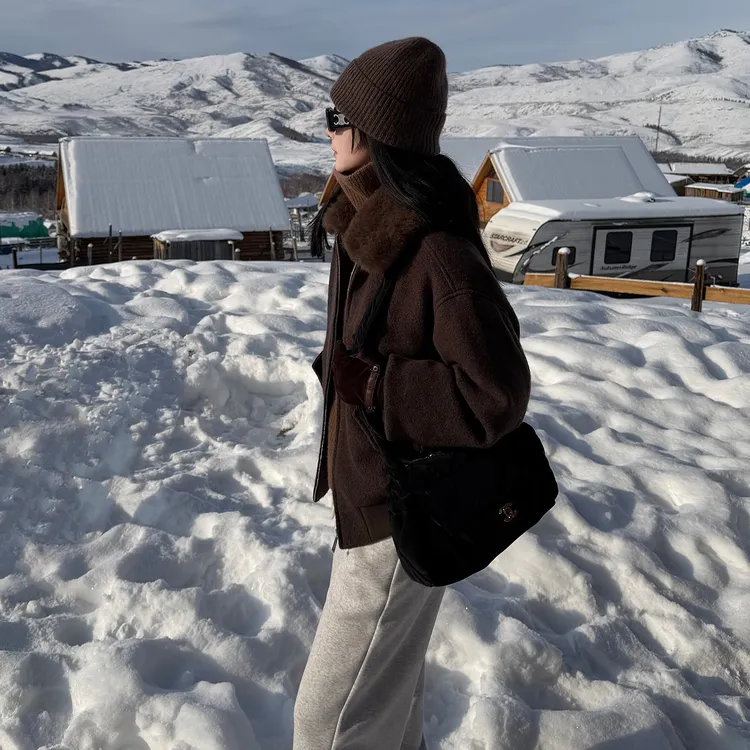 LAZYVISION95白鹅绒短款带毛领保暖女士羽绒服ZMD-34474