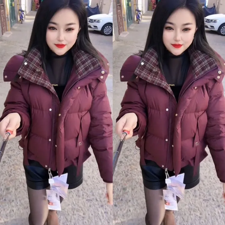 2025洋气新款鸭绒时尚拼接格子羽绒服短款冬季保暖连帽小个子外套