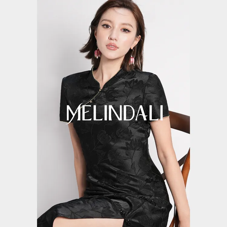 Melinda Li【佳人如斯】新中式郁金香提花盘扣斜裁侧开叉旗袍连衣裙