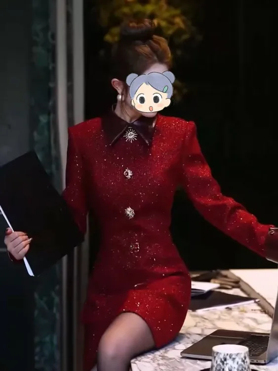 2025秋冬季新款时尚显瘦气质女士网红洋气连衣裙休闲慵懒百搭款