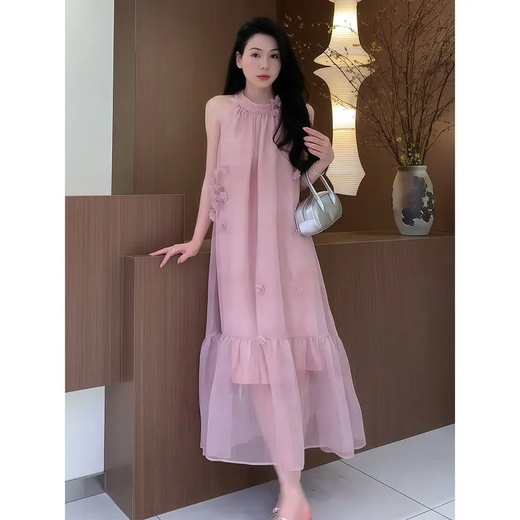 夏季新款时尚立体重工设计连衣裙手工花朵挂脖海边度假风粉色长裙