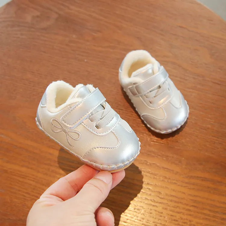 冬季一岁女宝宝学步鞋软底6到12个月婴儿公主鞋秋冬款婴幼儿棉鞋8