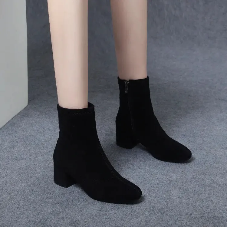 磨砂羊皮短靴女秋冬新款圆头粗跟低中跟明星同款百搭鞋子真皮棉靴