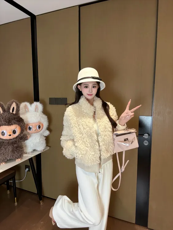 HENGXIN~毛绒暖暖~立领~时髦短款毛毛外套