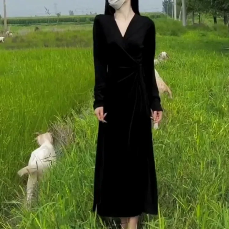 新款时尚修身显瘦系带V领长袖黑色连衣裙女装