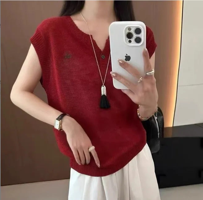 温柔风无袖上衣女夏2025新款休闲百搭冰丝针织衫薄款独特漂亮小衫