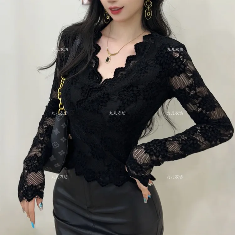 2025新款高级感V领磨毛加绒性感百搭时尚蕾丝上衣打底衫显瘦8003