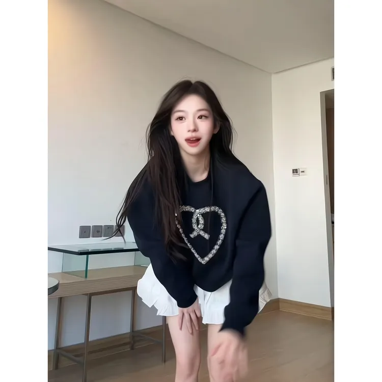 落肩无帽卫衣女秋爱心亮片设计圆领上衣白色蓬蓬裙半身裙A字短裙