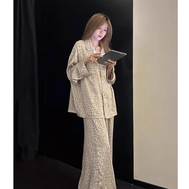轻奢豹纹薄款冰丝睡衣女春秋2025新款长袖长裤套装大码家居服夏季