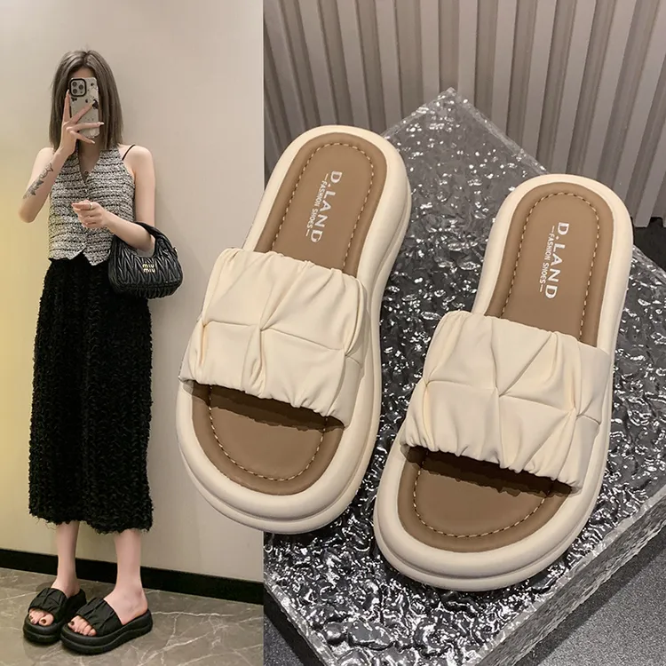 拖鞋女夏季外穿2025新款时尚厚底松糕凉拖网红超火沙滩褶皱一字拖