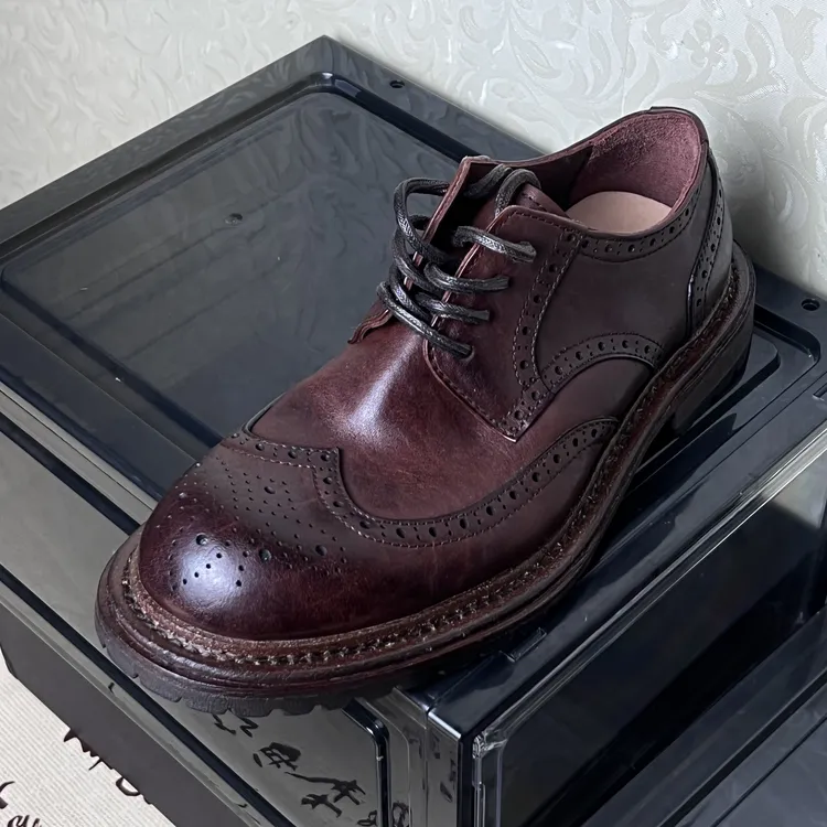 布洛克手工雕花圆头马皮手工缝线休闲复古英伦风重水洗马皮皮鞋