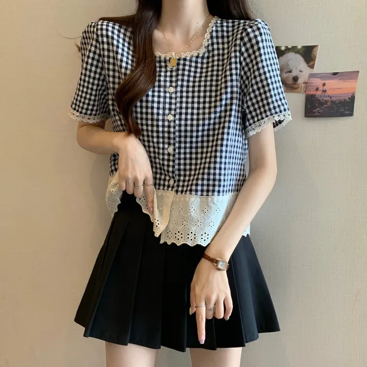 网红洋气炸街女装大码独特漂亮小衫方领格子短袖衬衫蕾丝拼接上衣