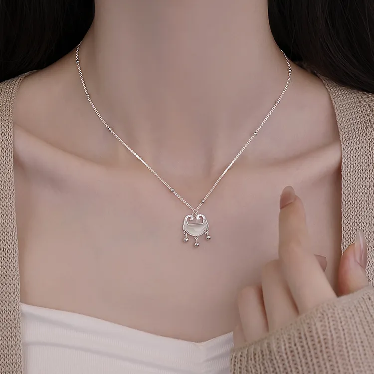 999足银平安锁吊坠990银项链女2025新款轻奢设计锁骨链颈链毛衣链