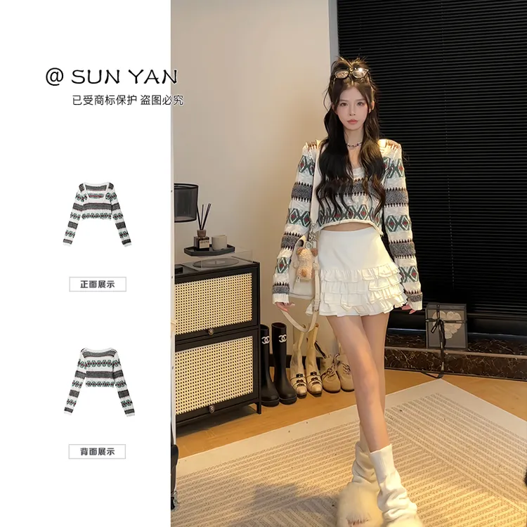 孙妍秋款【小城往事】时尚复古方领条纹长袖针织上衣女2025秋季新款