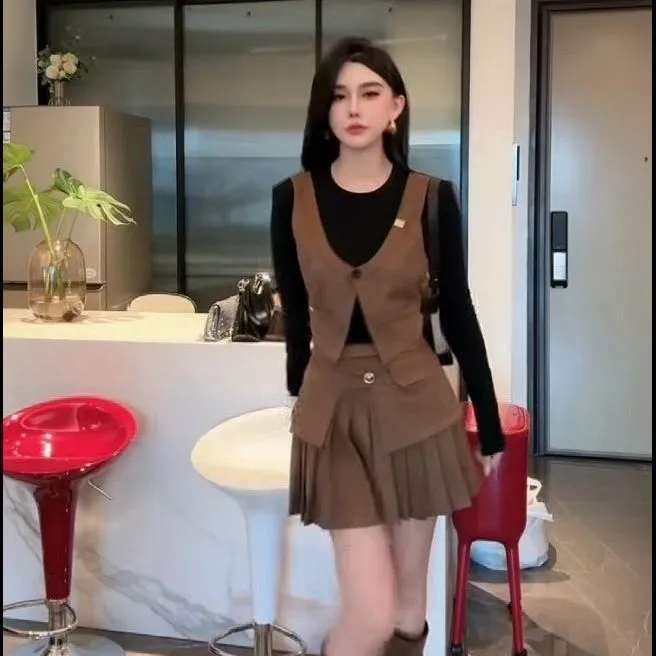 小众风轻奢时髦高腰秋假两件打底衫+百褶裙套装舒适柔软洋气十足