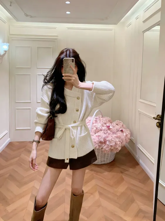 春秋新款小众炸街高级感女装法式设计感系带收腰针织毛衣气质短裤