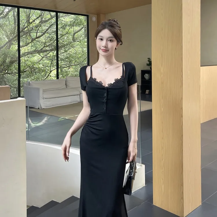 短袖赫本风连衣裙黑色性感显瘦设计感蕾丝花边吊带夏季包臀后妈裙