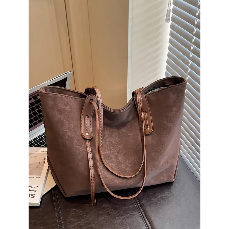 松弛感大容量包包女式2025新款秋冬复古通勤单肩包时尚百搭托特包