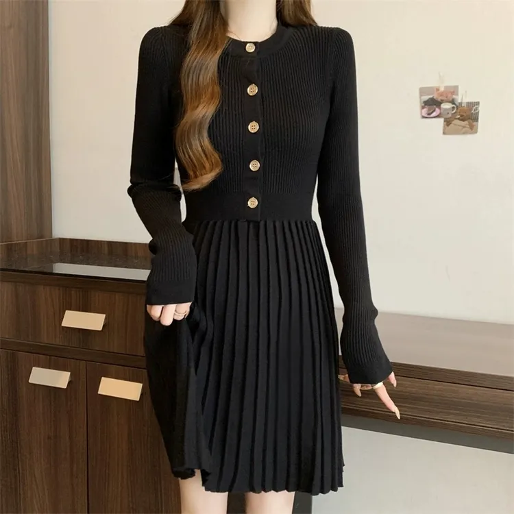 秋季新款连衣裙女法式气质修身复古百搭显瘦长袖内搭打底黑色裙子