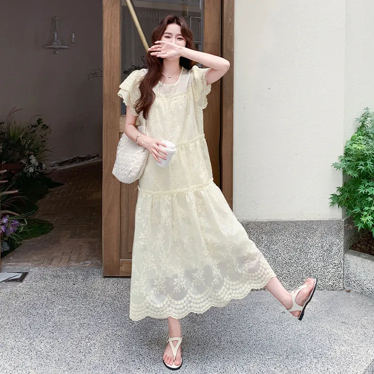 浅黄色蕾丝甜美超仙连衣裙女2025夏季新款绝美超好看今年流行裙子