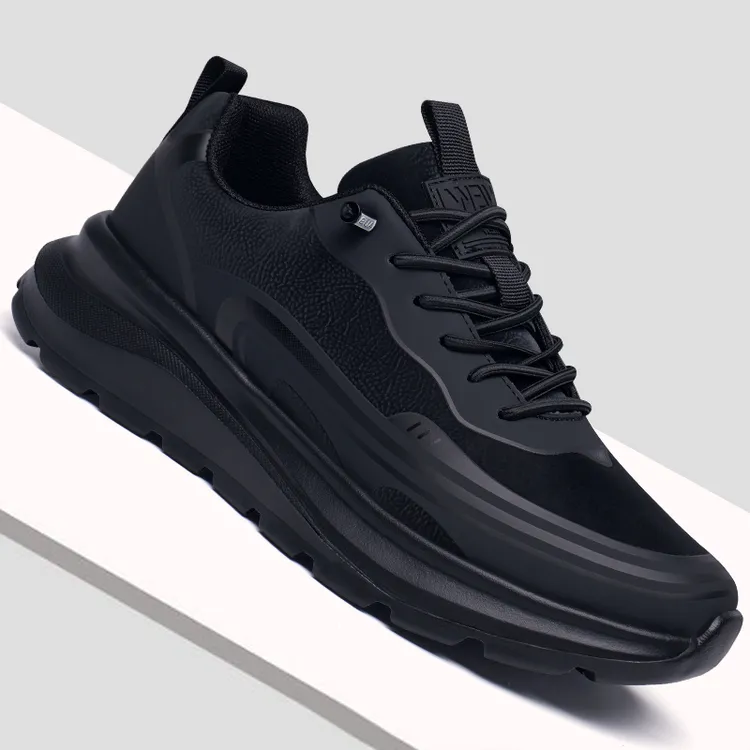 男鞋冬季2025新款黑色皮面透气百搭运动鞋一脚蹬软底防滑休闲鞋子