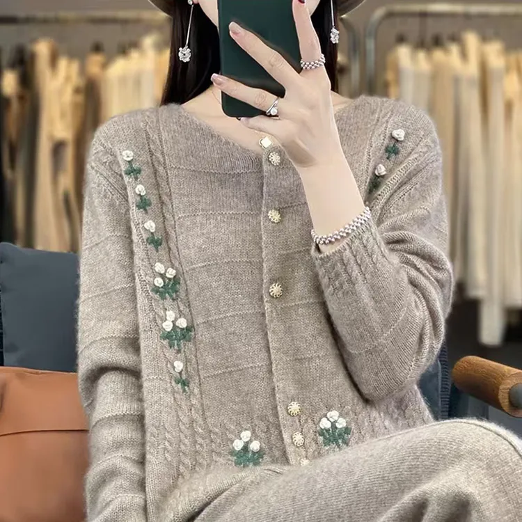 鄂尔多斯市羊绒毛衣圆领重工钩花设计感春秋长袖针织开衫上衣女