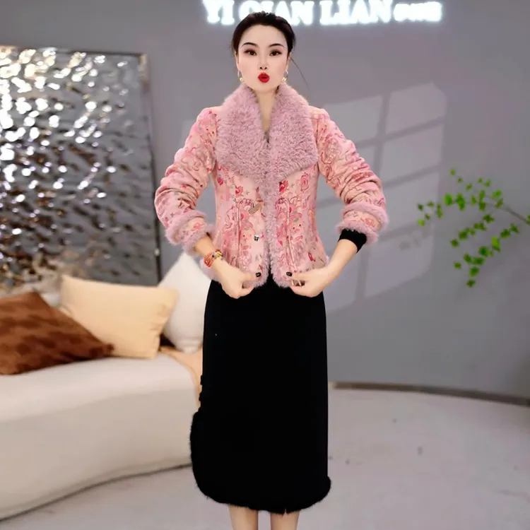 高端时尚毛领时尚套装女2025冬季新款气质妈妈显瘦加厚保暖两件套