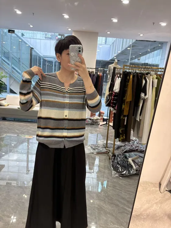 【丽丽家】秋季条纹针织长袖V领撞色减龄针织衫2826