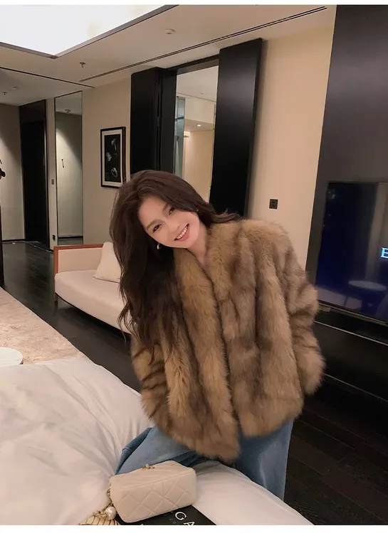 兰优米狐狸坎毛腹毛常规款加厚小香风网红纯色暗扣短外套V领经典