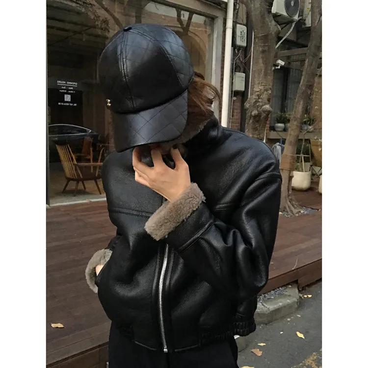 加绒老钱感加绒加厚外套女冬季2025新款高级感皮毛一体机车服皮衣