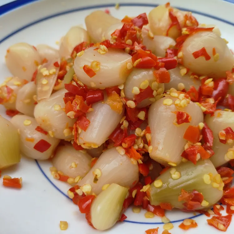 特色剁椒藠头腌制酸辣甜脆下饭菜湖南特产泡菜