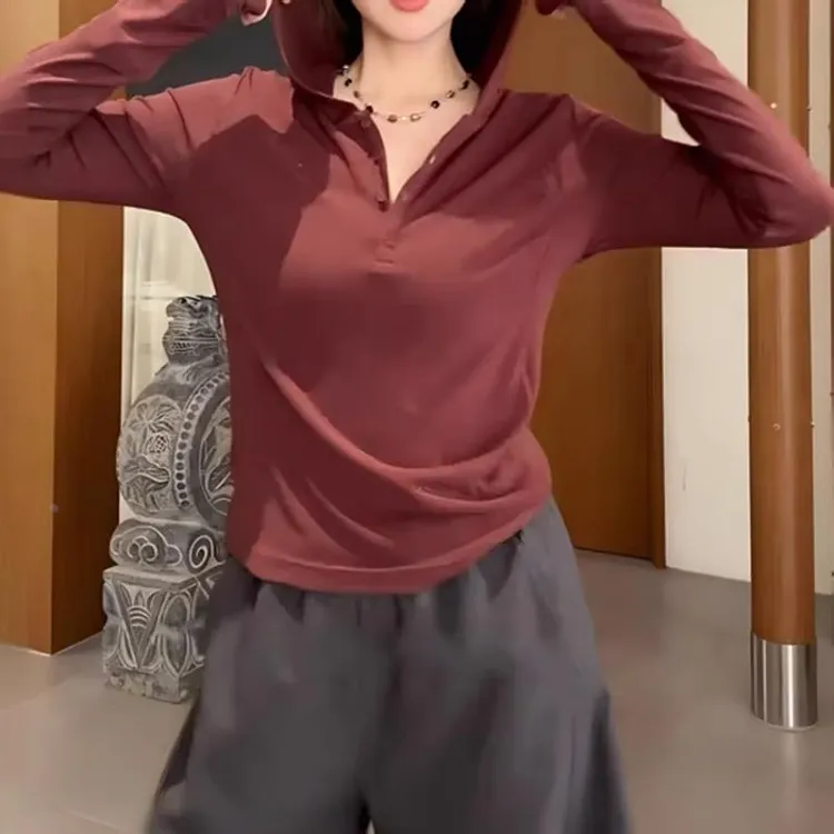 大码内搭打底连帽T恤女早秋微胖mm收腰显瘦今年流行安可拉红上衣
