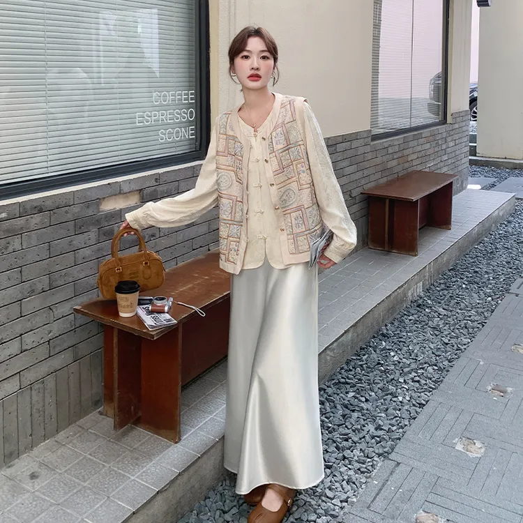 新中式国风重工刺绣马甲套装裙女2025年秋季高级感贵气精致三件套