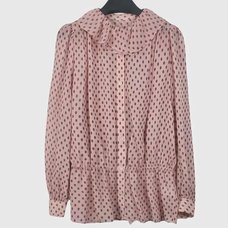 时尚洋气百搭设计款荷叶领衬衫冬季2026新款简约波点宽松长袖上衣