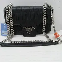 95新 Prada/普拉达 思斯专属 普拉达黑银链条包 THCN010