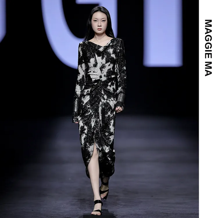 MAGGIE MA马婧设计师款夜空繁星亮片扎染黑灰显瘦包臀连衣裙858D