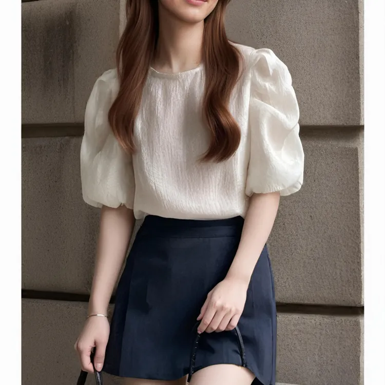 小清新圆领泡泡袖衬衫女夏季2025新款轻熟法式独特别致小上衣宽松