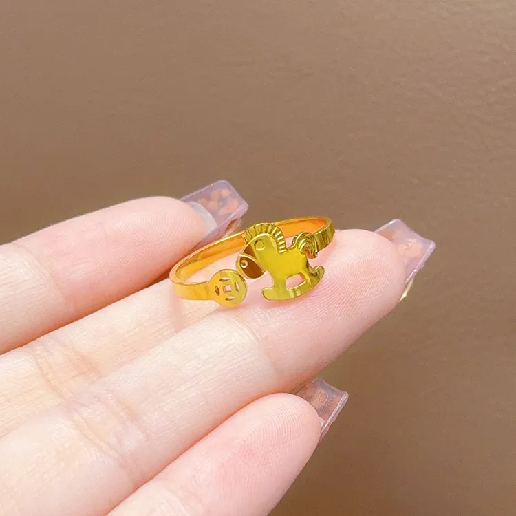 钛钢戒指 新款小马铜钱戒指轻奢小众时尚高级感ins气质闺蜜指环