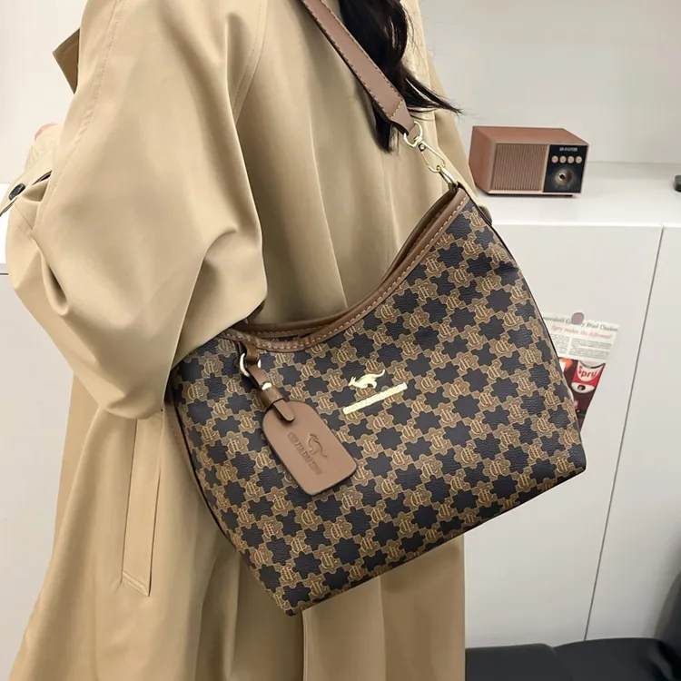 时尚单肩包女百搭印花大容量高档通勤斜挎包30-40岁洋气女包托特