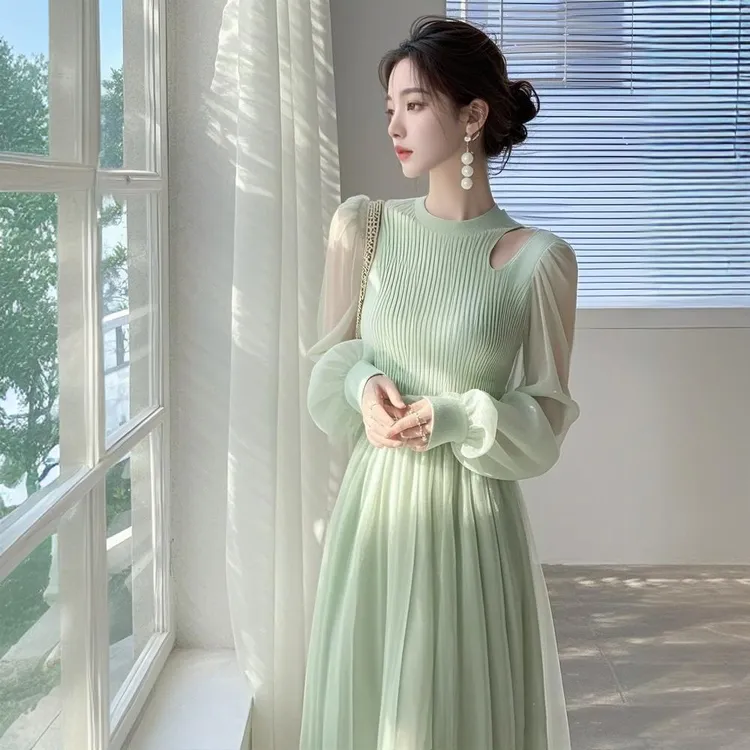 显瘦气质时尚长袖法式洋气收腰春秋连衣裙2025年春季新款绿色纯色