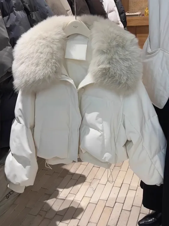 短款大毛领设计感女2025年新款冬季独特超好看今年流行小个子棉服