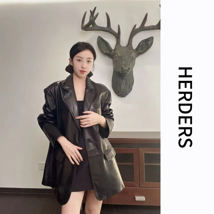 HERDERS 短款西装领多色纽扣款皮衣 40390