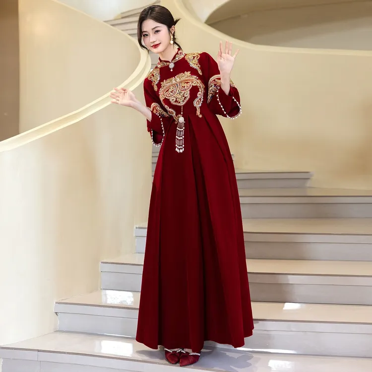 妤娜新中式酒红色丝绒敬酒服2025新款新娘订婚结婚礼服大码遮肚瘦